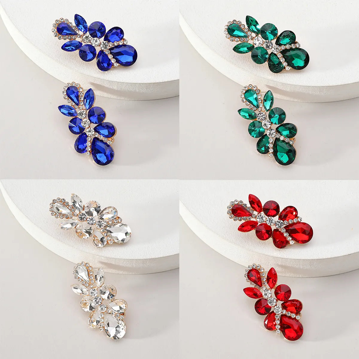 1 Pair Elegant Retro Luxurious Leaves Plating Hollow Out Inlay Zinc Alloy Glass Drop Earrings