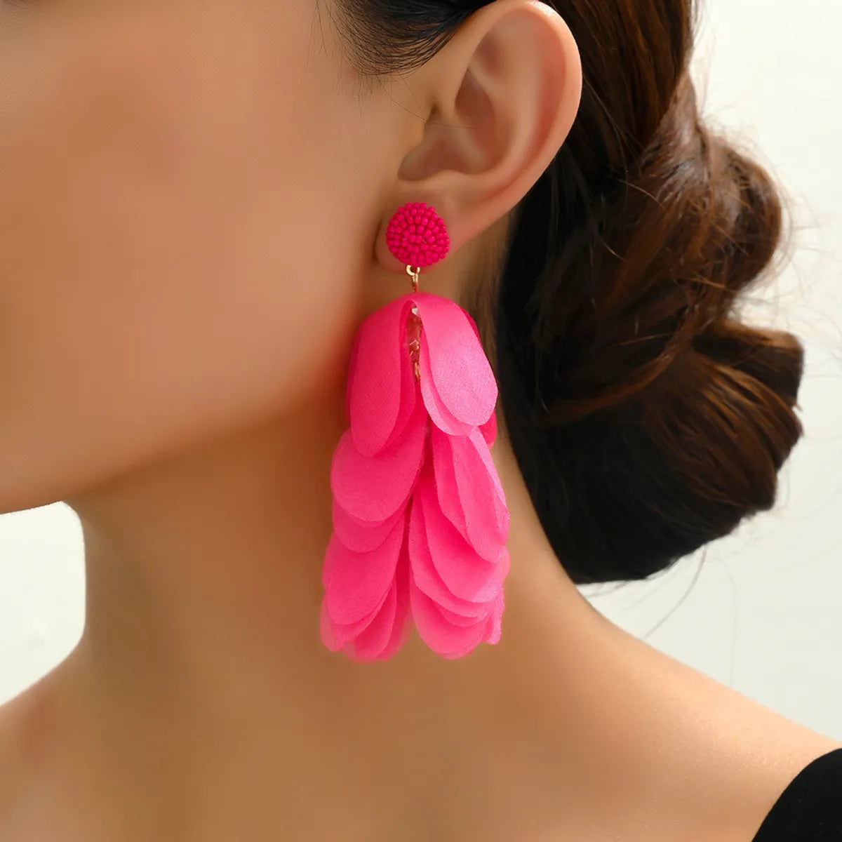 1 Pair Elegant Retro Luxurious Petal Tassel Seed Bead Lace Fabric Dangling Earrings