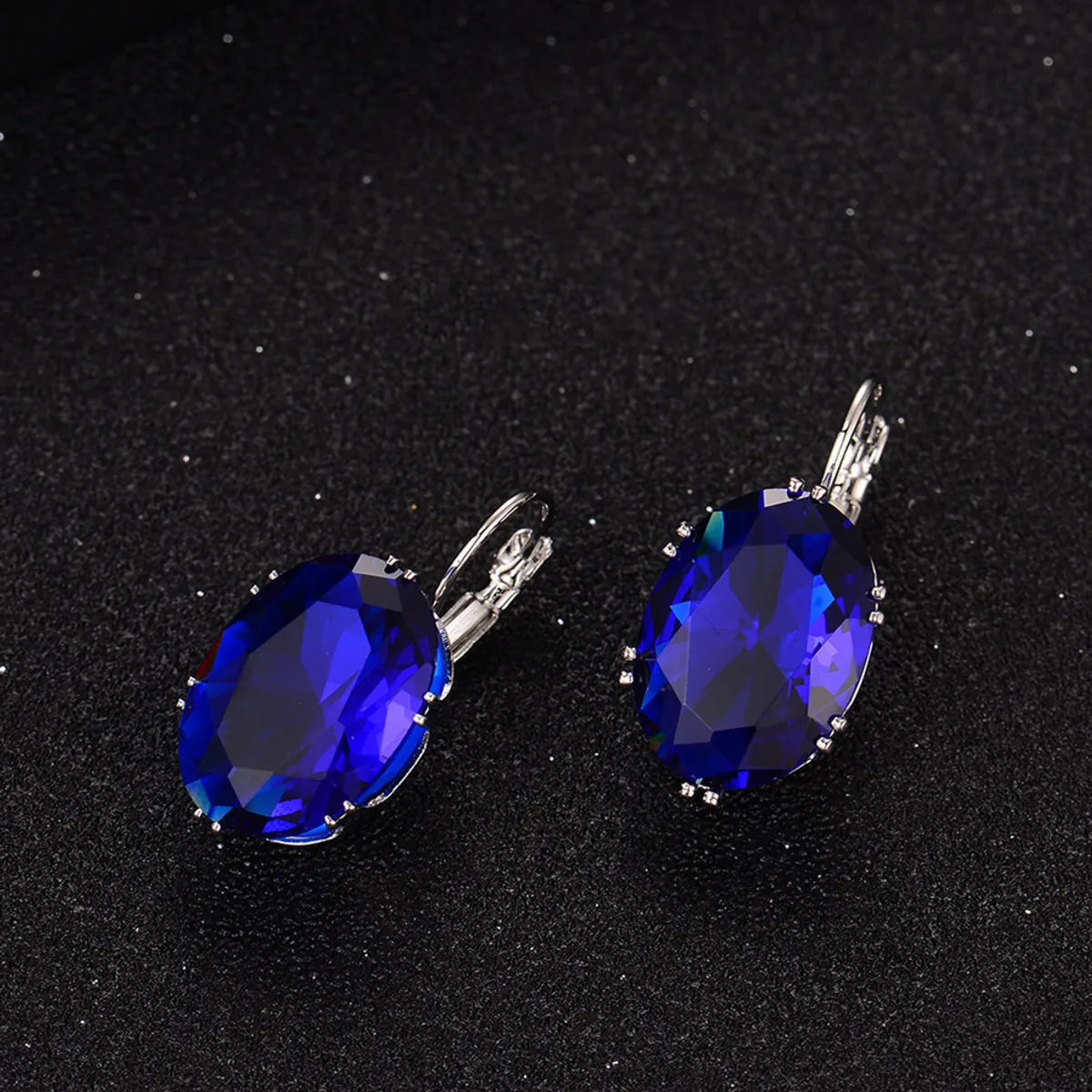 1 Pair Elegant Retro Oval Plating Inlay Copper Zircon Silver Plated Earrings