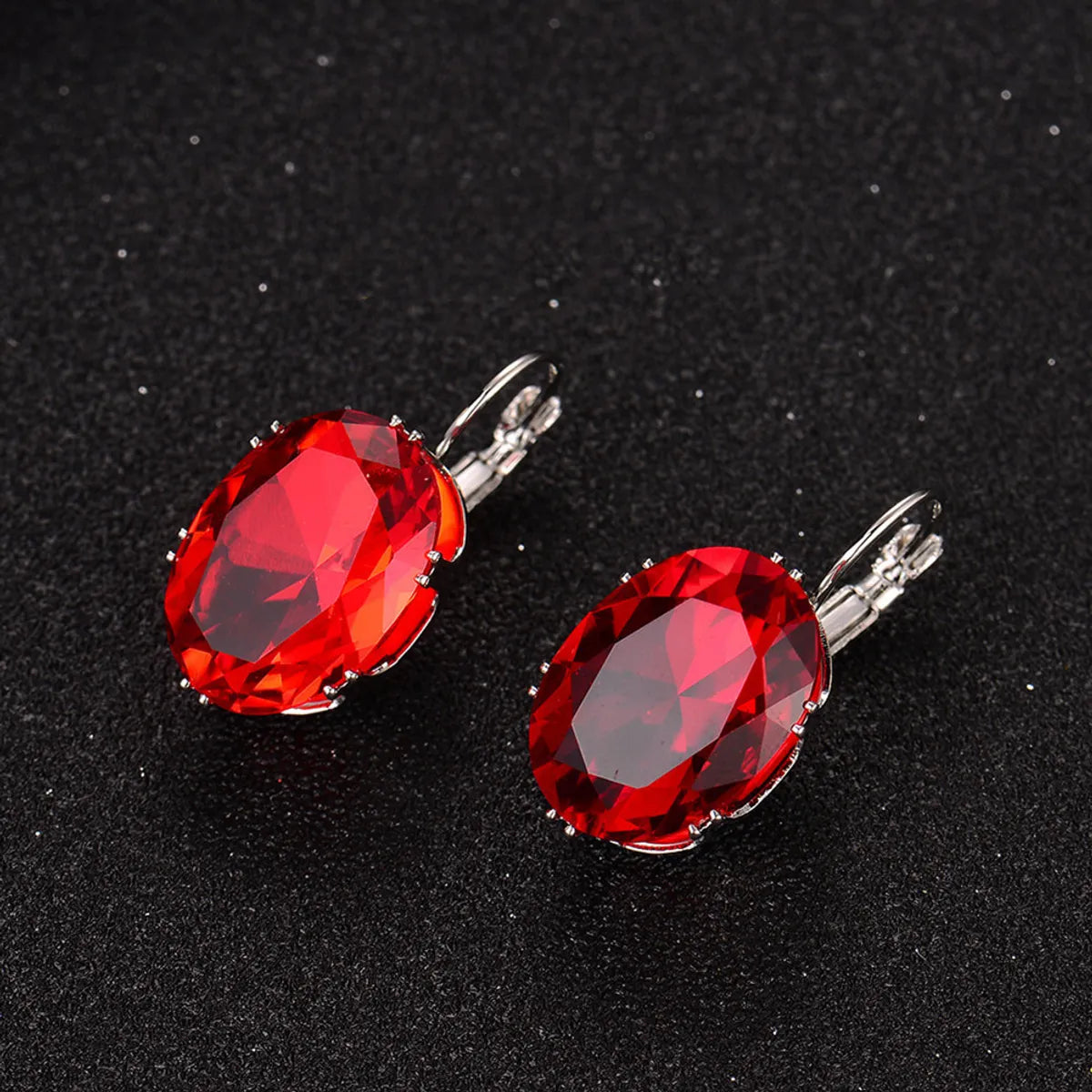 1 Pair Elegant Retro Oval Plating Inlay Copper Zircon Silver Plated Earrings