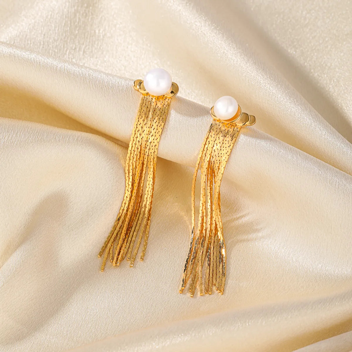 1 Pair Elegant Romantic Artistic Tassel Plating Imitation Pearl Copper 18k Gold Plated Drop Earrings