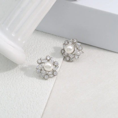 1 Pair Elegant Romantic Shiny Snowflake Polishing Inlay Copper Artificial Pearls Zircon Ear Studs