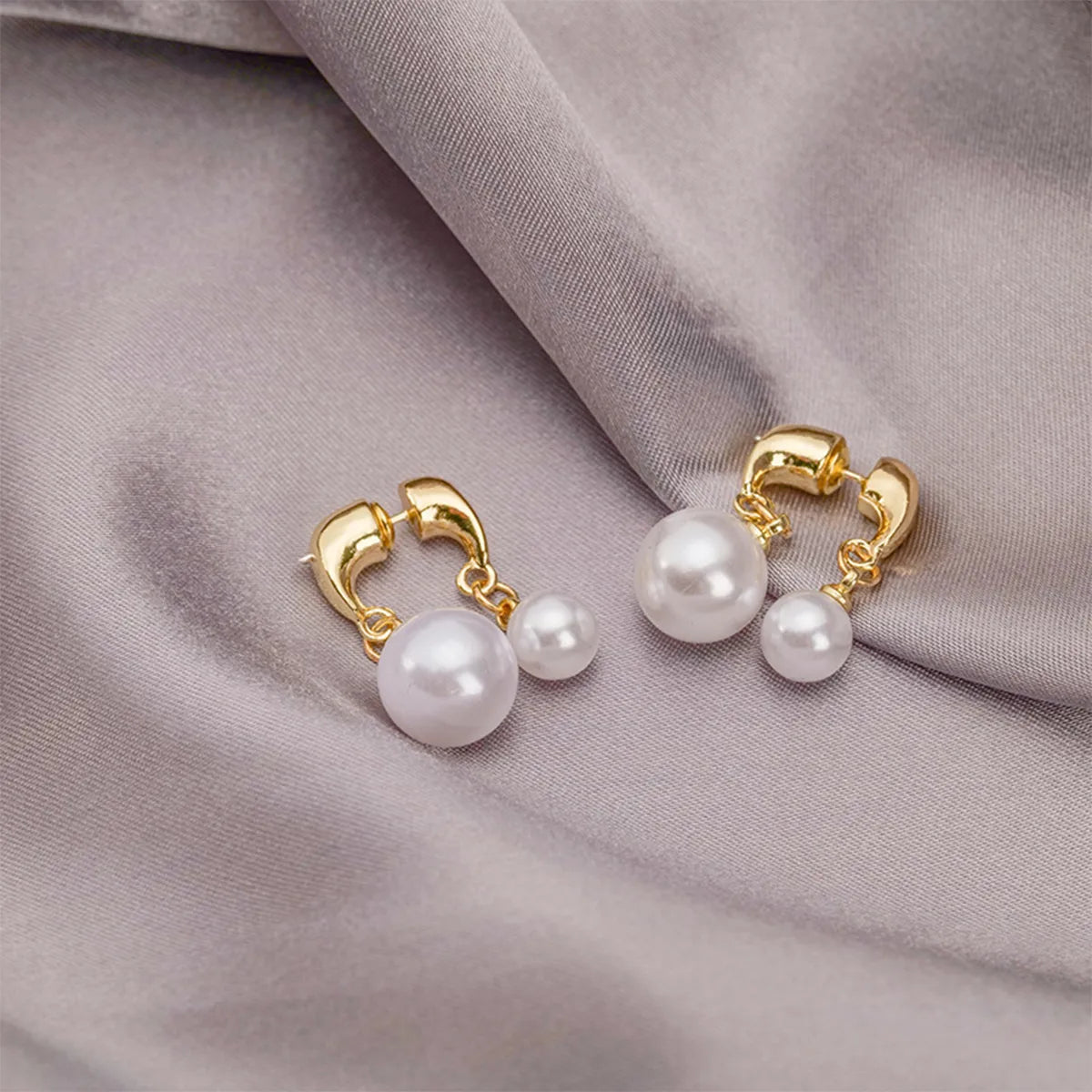 1 Pair Elegant Round Imitation Pearl Copper Drop Earrings