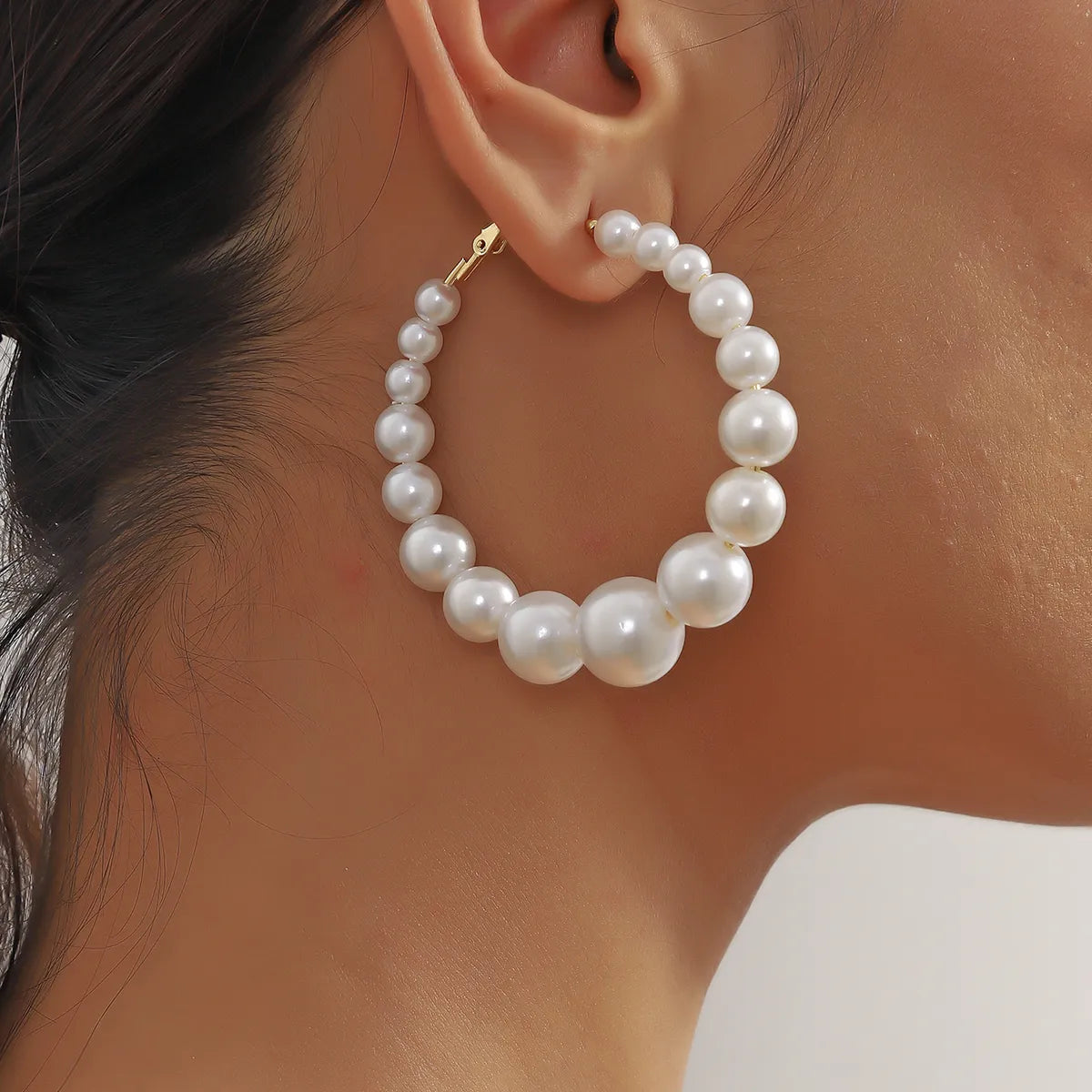 1 Pair Elegant Round Imitation Pearl Earrings