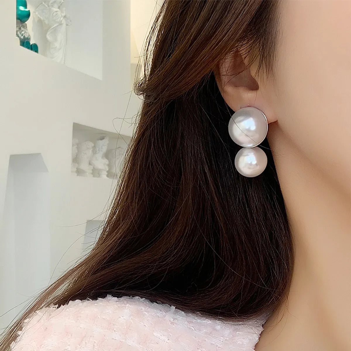 1 Pair Elegant Round Inlay Arylic Alloy Artificial Pearls White Gold Plated Drop Earrings