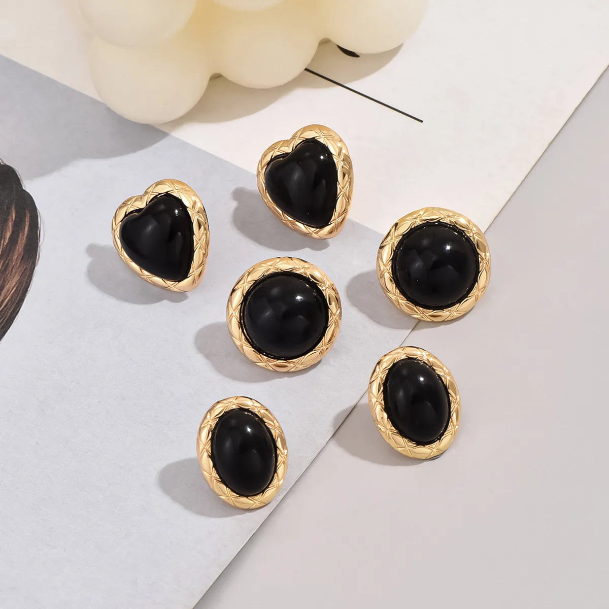 1 Pair Elegant Round Oval Heart Shape Alloy Zinc Ear Studs