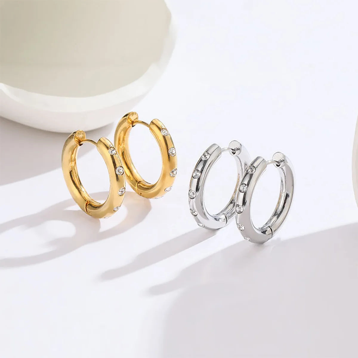 1 Pair Elegant Round Plating Inlay Titanium Steel Diamond 18k Gold Plated Earrings