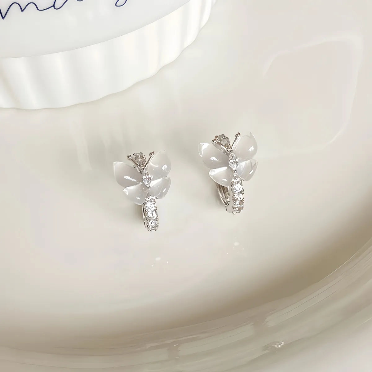 1 Pair Elegant Shiny Butterfly Plating Inlay Copper Zircon Silver Plated Earrings