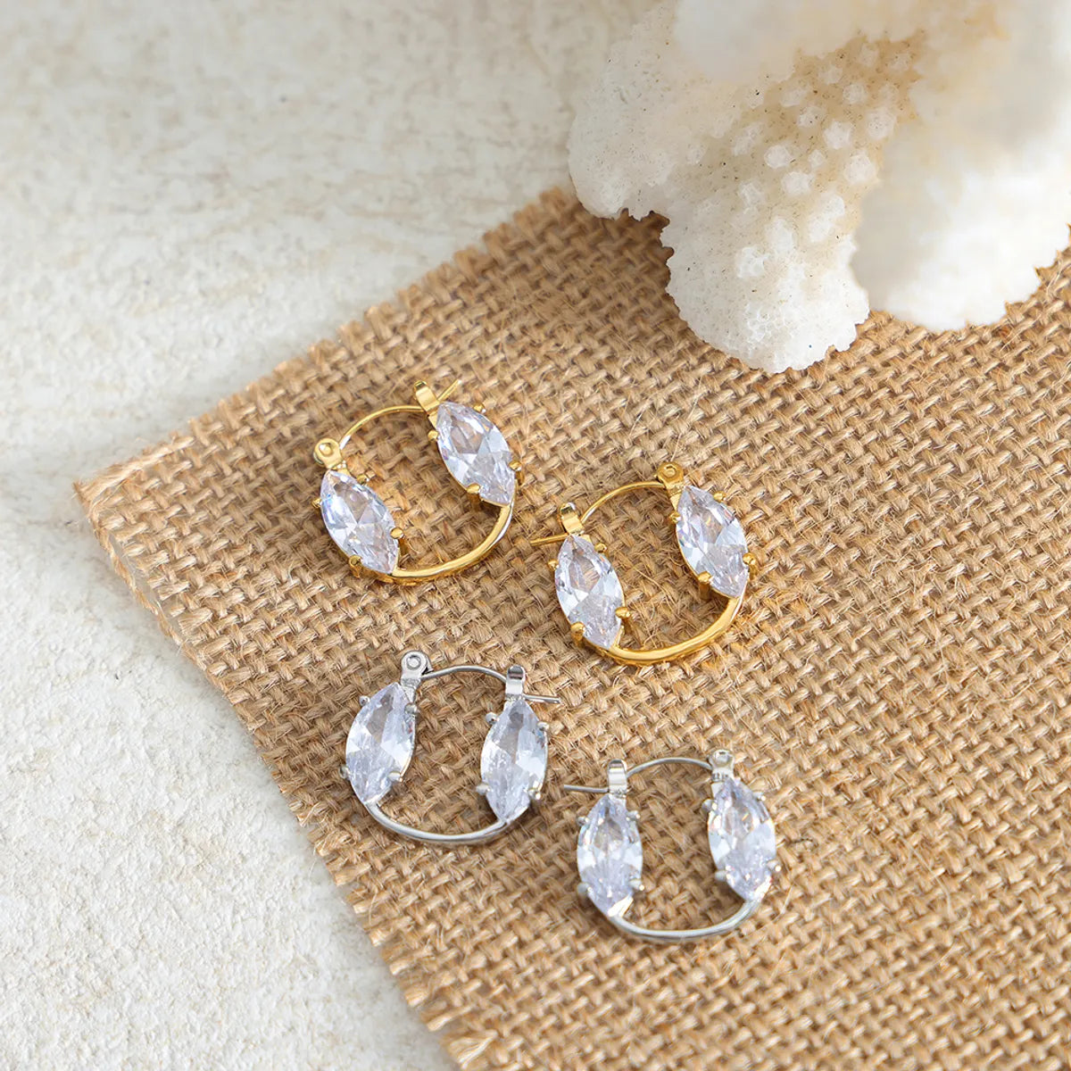 1 Pair Elegant Shiny Circle Plating Inlay Titanium Steel Glass Stone 18k Gold Plated Earrings