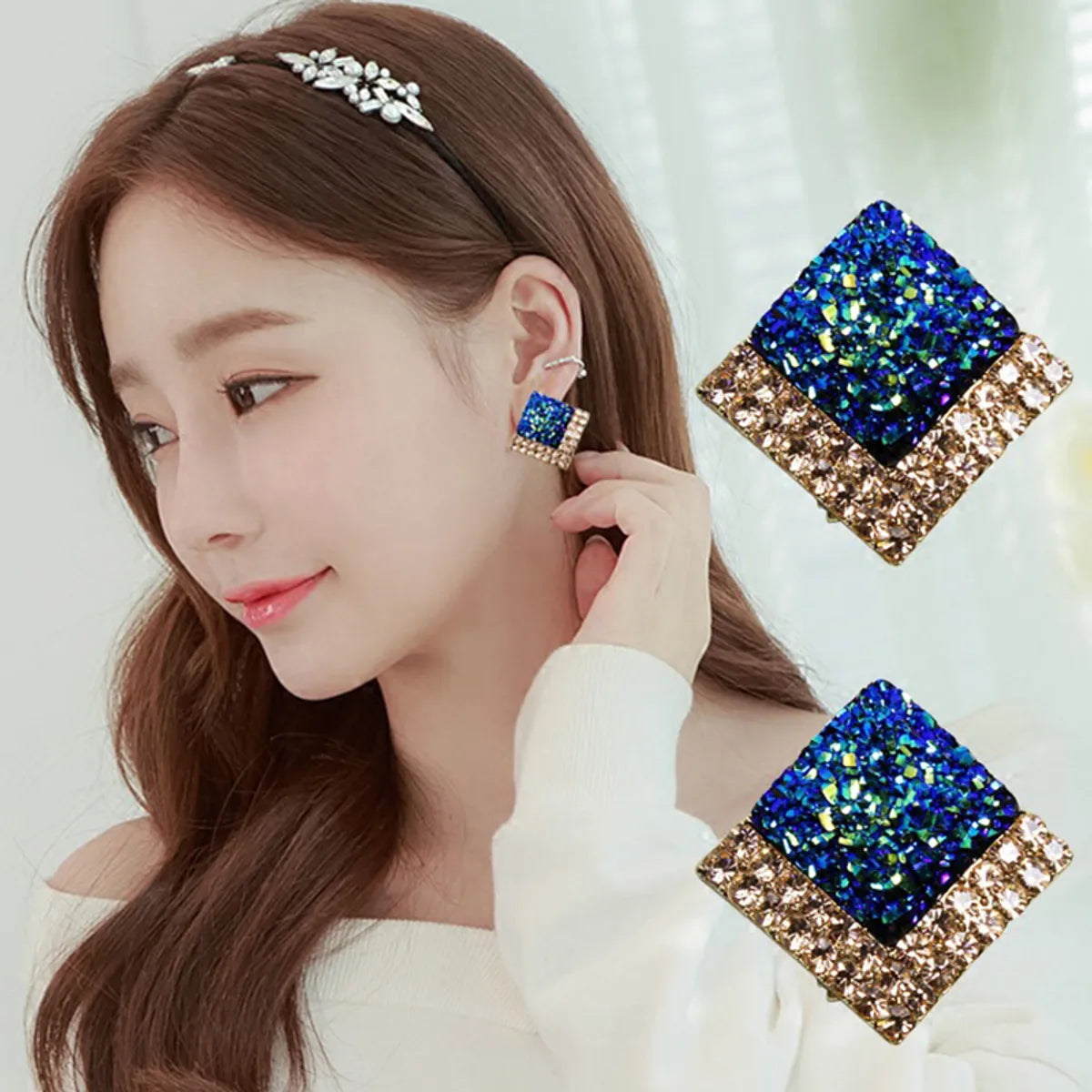 1 Pair Elegant Shiny Rhombus Plating Inlay Alloy Artificial Rhinestones 18k Gold Plated Ear Studs