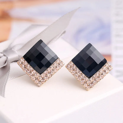 1 Pair Elegant Shiny Rhombus Plating Inlay Alloy Artificial Rhinestones 18k Gold Plated Ear Studs