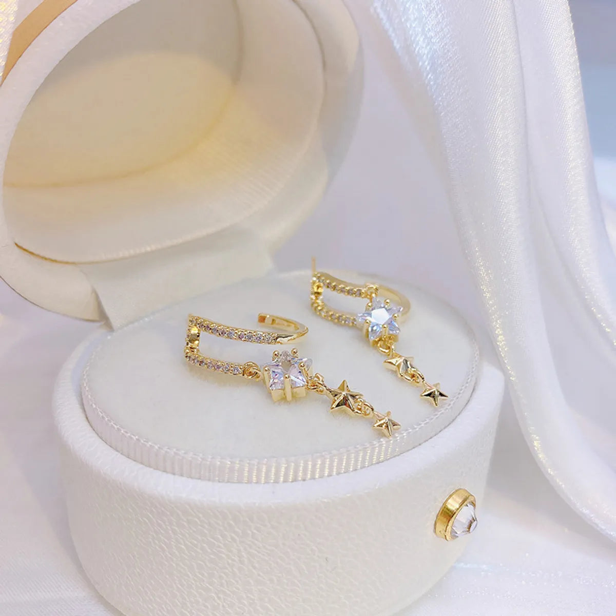 1 Pair Elegant Shiny Star Plating Inlay Copper Zircon Gold Plated Drop Earrings