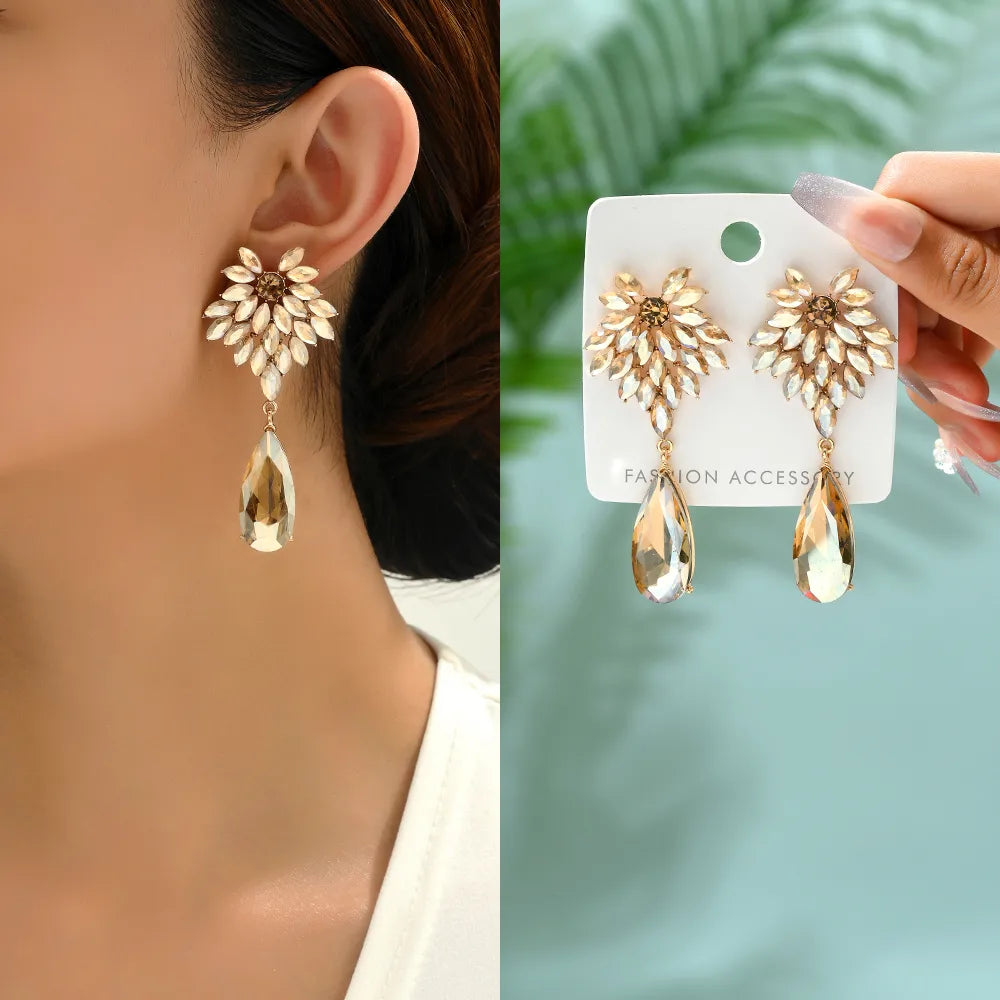 1 Pair Elegant Shiny Water Droplets Hollow Out Inlay Zinc Alloy Rhinestones Drop Earrings