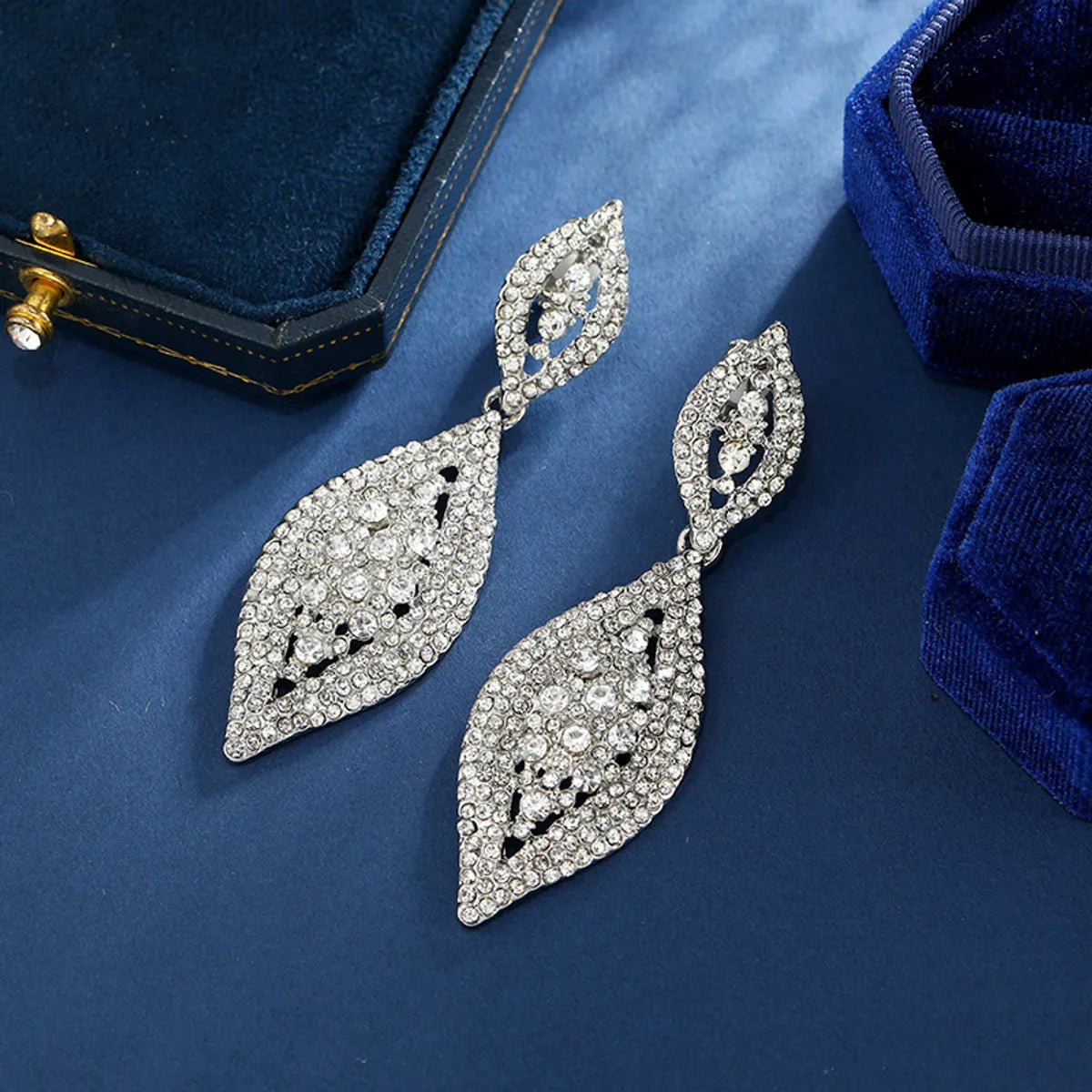 1 Pair Elegant Shiny Water Droplets Inlay Alloy Artificial Diamond Ear Clips