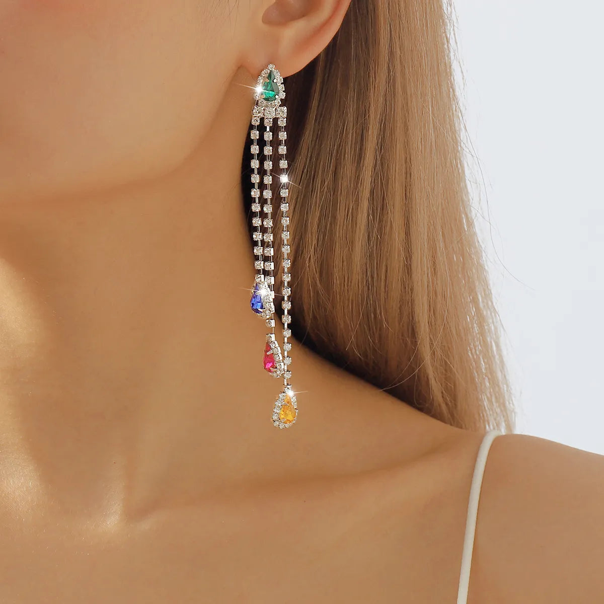 1 Pair Elegant Shiny Water Droplets Tassel Inlay Alloy Iron Rhinestones Drop Earrings