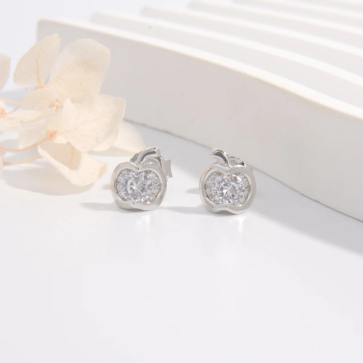 1 Pair Elegant Simple Style Apple Plating Inlay Sterling Silver Zircon White Gold Plated Rhodium Plated Ear Studs