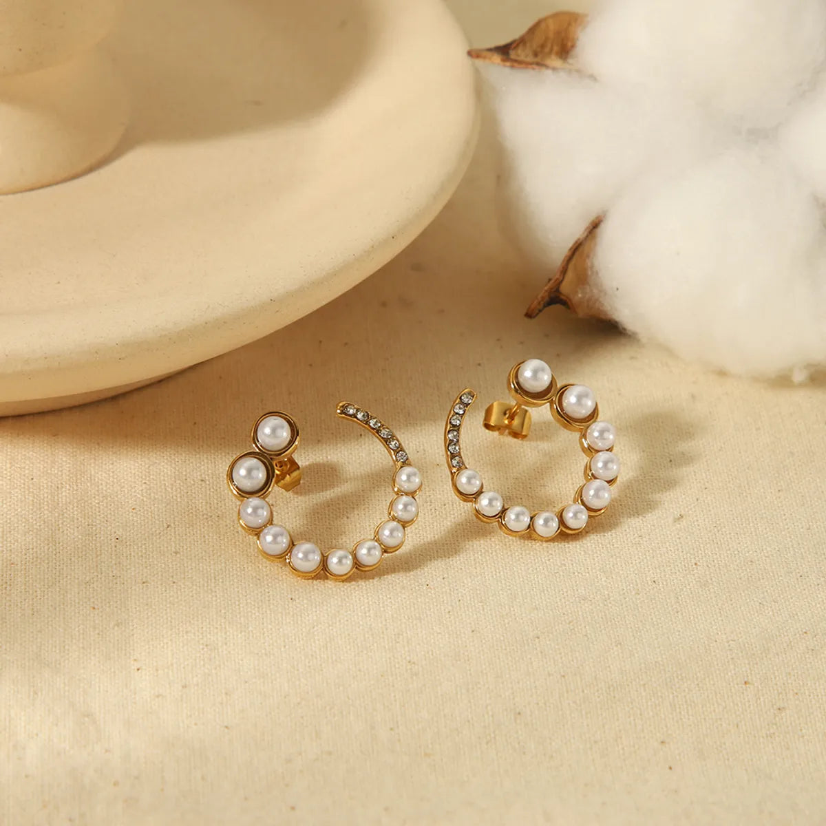 1 Pair Elegant Simple Style Circle Polishing Plating Stainless Steel Artificial Pearls Zircon 18k Gold Plated Ear Studs