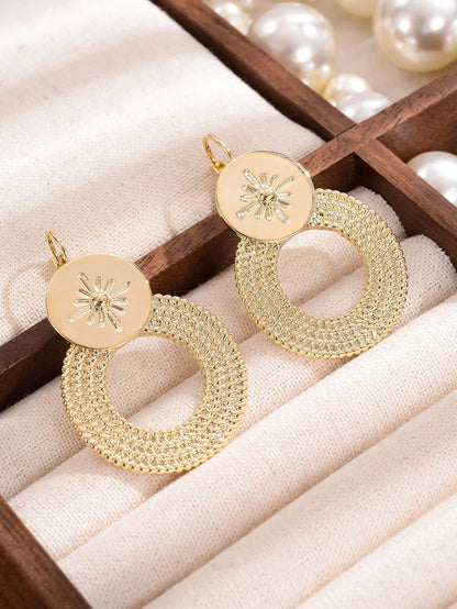 1 Pair Elegant Simple Style Circle Star Plating Hollow Out Copper 18k Gold Plated Drop Earrings