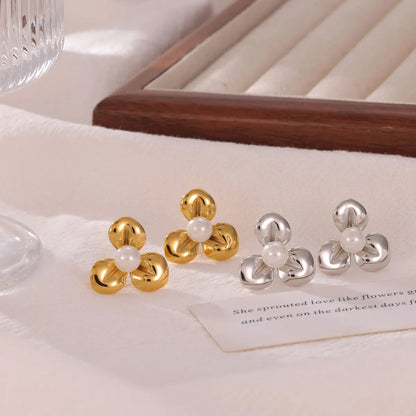 1 Pair Elegant Simple Style Commute Flower Plating 304 Stainless Steel Artificial Pearls White Gold Plated Gold Plated Ear Studs