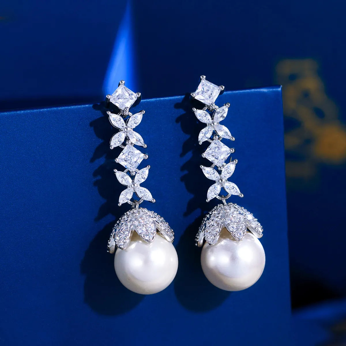 1 Pair Elegant Simple Style Flower Petal Plating Inlay Copper Artificial Pearls Zircon White Gold Plated Drop Earrings