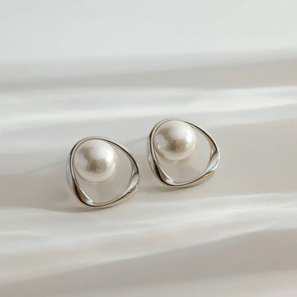 1 Pair Elegant Simple Style Flower Plating Inlay 304 Stainless Steel Pearl 18K Gold Plated Ear Studs