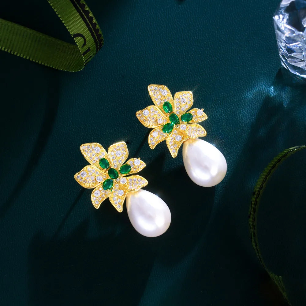 1 Pair Elegant Simple Style Flower Plating Inlay Copper Pearl Zircon White Gold Plated Drop Earrings