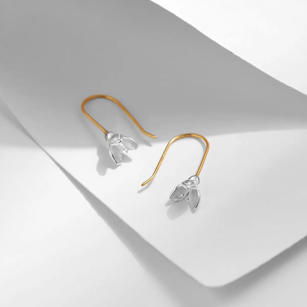 1 Pair Elegant Simple Style Flower Plating Sterling Silver 18k Gold Plated Silver Plated Drop Earrings