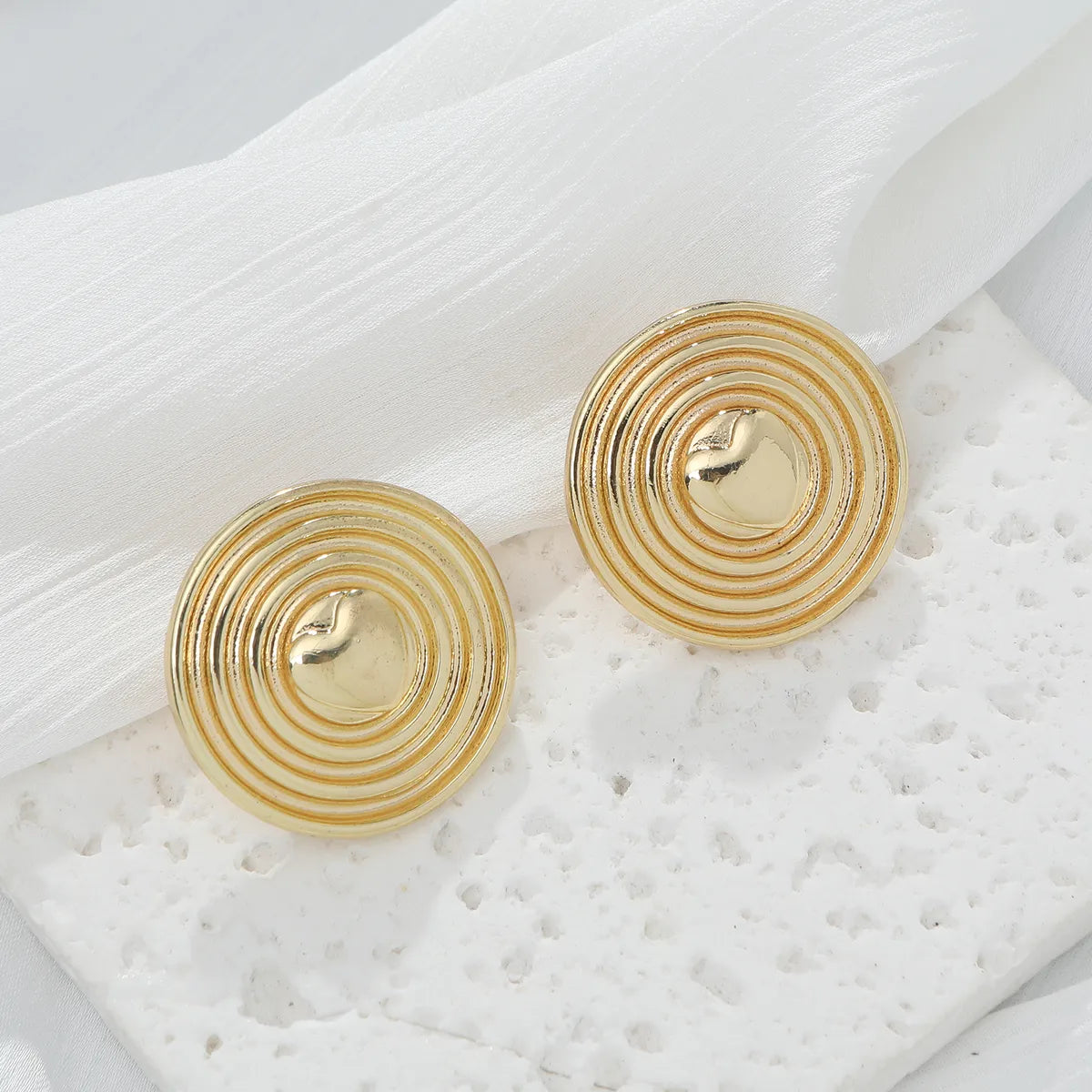 1 Pair Elegant Simple Style Geometric Alloy Ear Studs