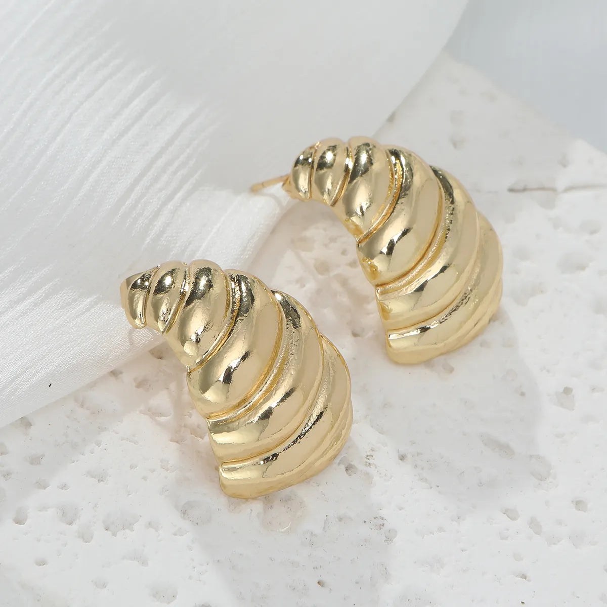 1 Pair Elegant Simple Style Geometric Alloy Ear Studs