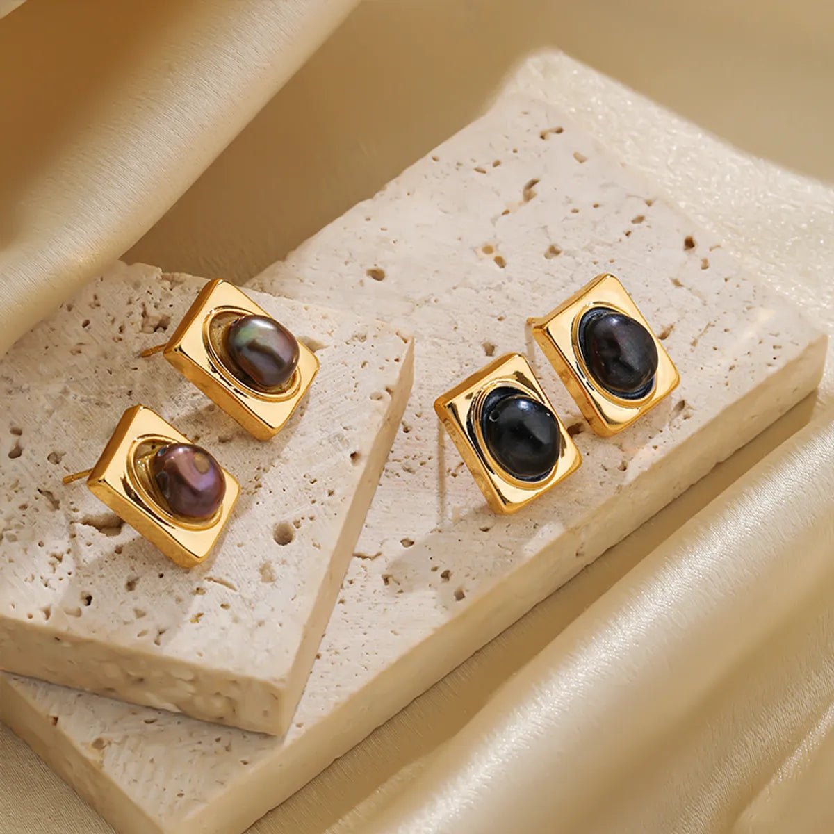 1 Pair Elegant Simple Style Geometric Freshwater Pearl Copper Pearl 18k Gold Plated Ear Studs