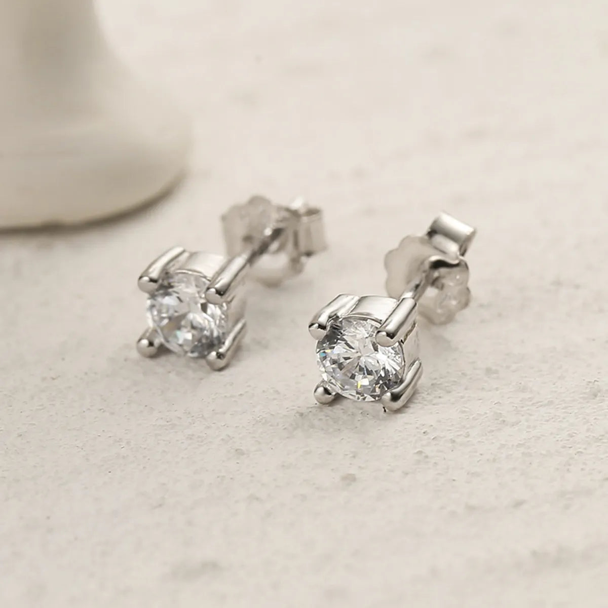 1 Pair Elegant Simple Style Geometric Inlay Sterling Silver Zircon White Gold Plated Ear Studs