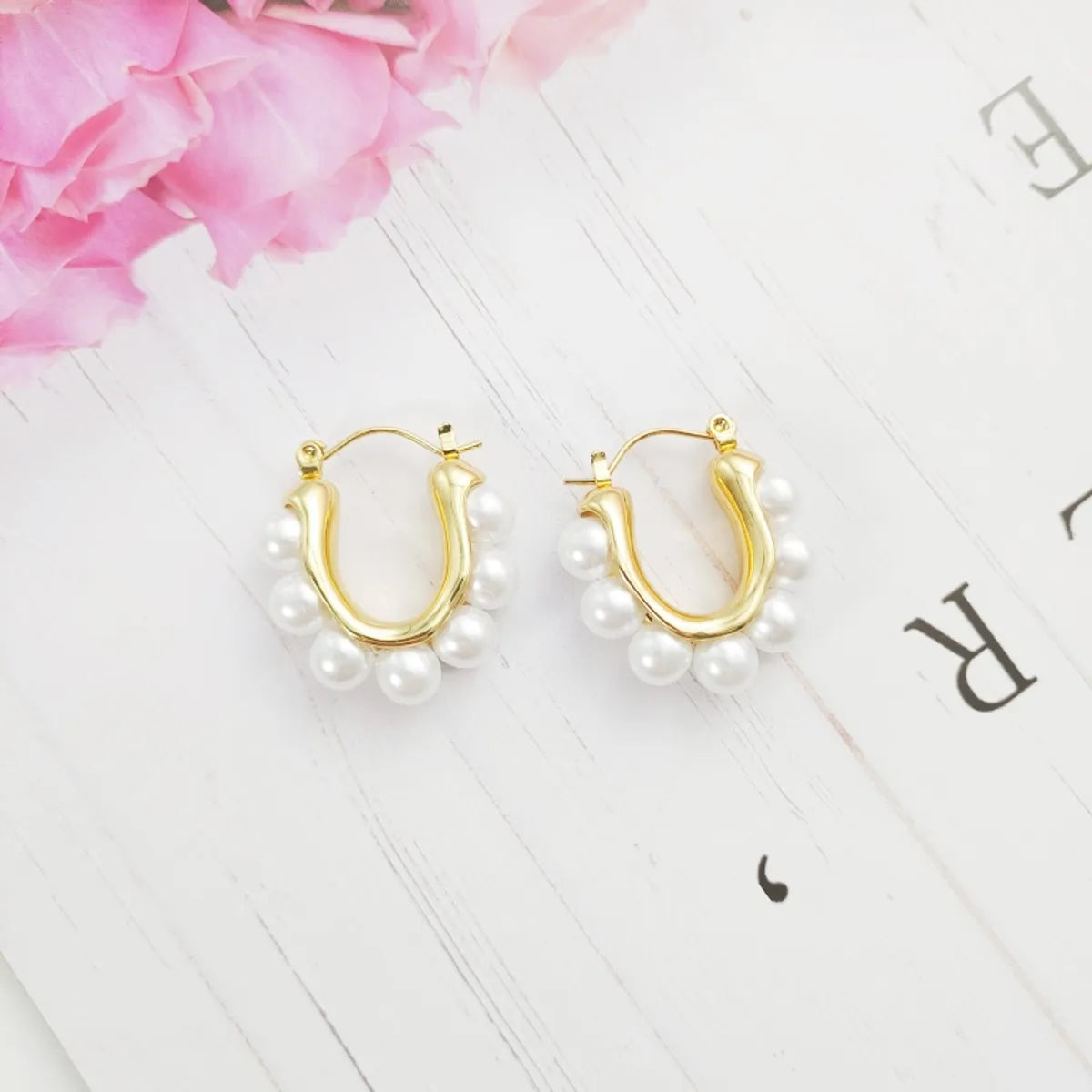 1 Pair Elegant Simple Style Geometric Plating Inlay Titanium Steel Artificial Pearls 18k Gold Plated Earrings