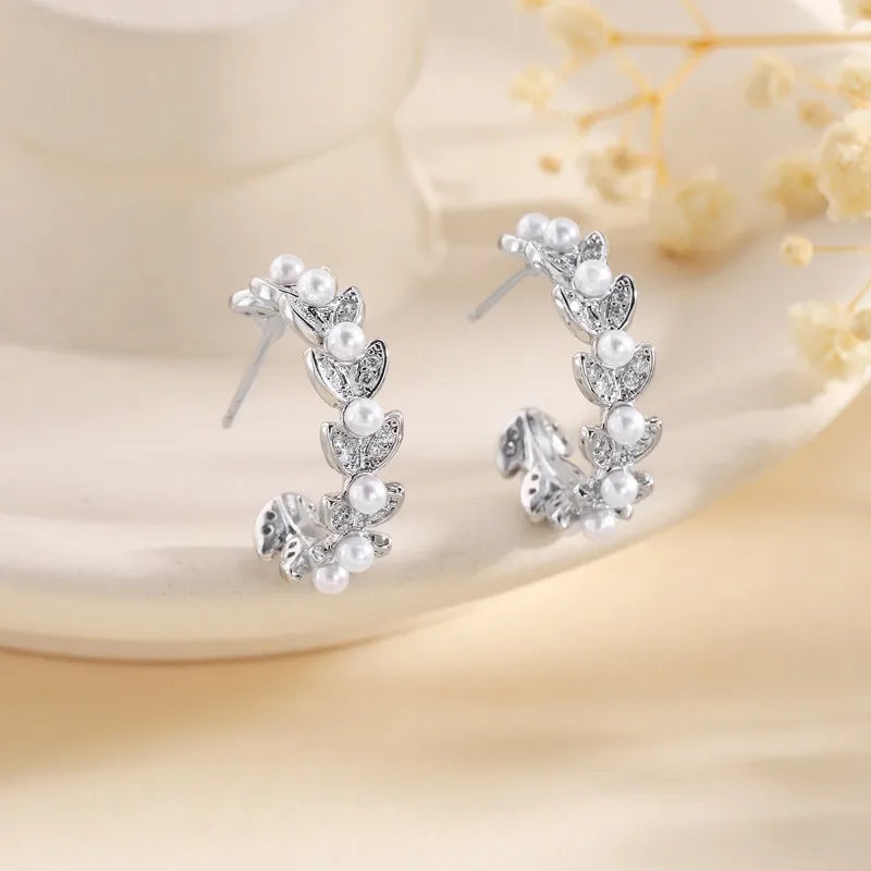 1 Pair Elegant Simple Style Leaves Inlay Copper Pearl Ear Studs