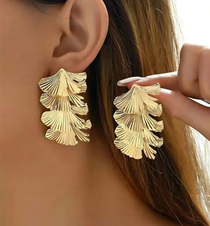 1 Pair Elegant Simple Style Leaves Plant Pleated Titanium Steel Iron White Gold Plated Gold Plated Ear Studs