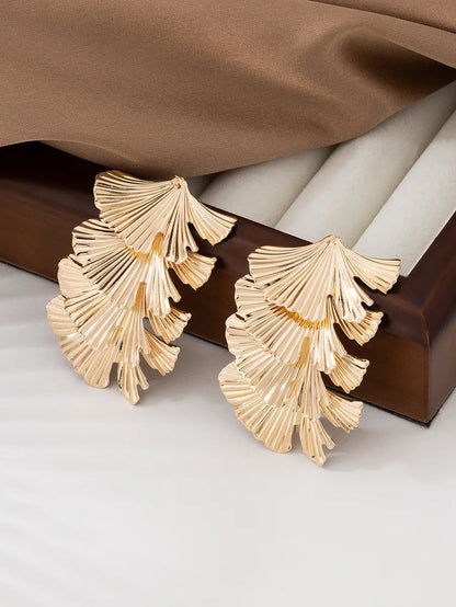 1 Pair Elegant Simple Style Leaves Plant Pleated Titanium Steel Iron White Gold Plated Gold Plated Ear Studs