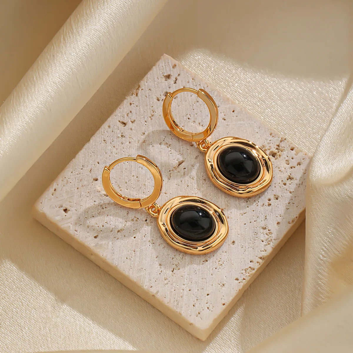 1 Pair Elegant Simple Style Oval Plating Inlay Copper Tiger Eye Obsidian 18k Gold Plated Drop Earrings