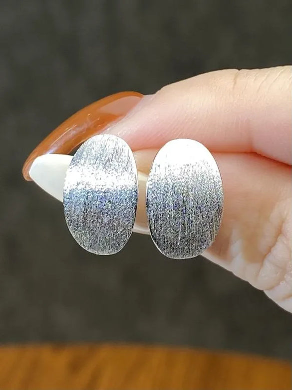 1 Pair Elegant Simple Style Oval Plating Sterling Silver Silver Plated Ear Studs