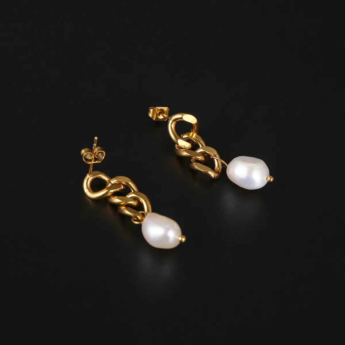 1 Pair Elegant Simple Style Pearl Patchwork Plating Stainless Steel Freshwater Pearl Freshwater Pearl Pearl 18k Gold Plated Drop Earrings