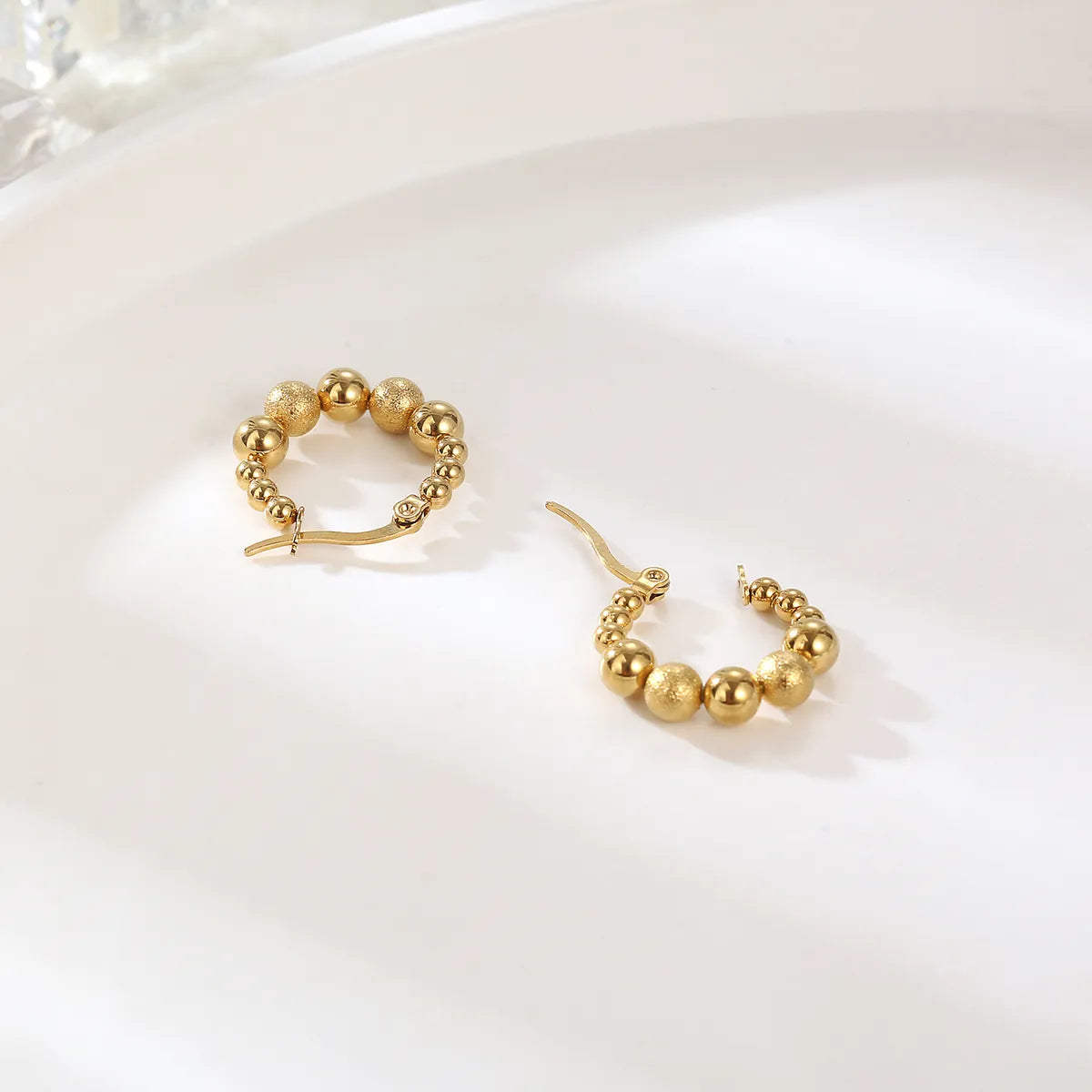 1 Pair Elegant Simple Style Round Dots Plating Stainless Steel 18K Gold Plated Hoop Earrings