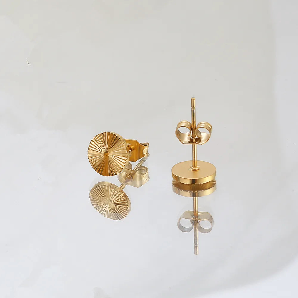 1 Pair Elegant Simple Style Round Plating Carving 304 Stainless Steel 18K Gold Plated Ear Studs