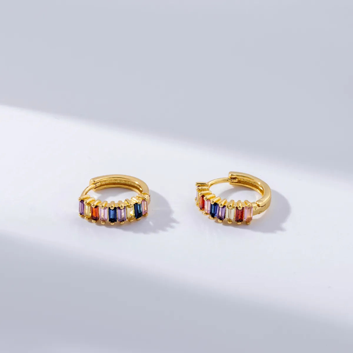 1 Pair Elegant Simple Style Round Plating Inlay Copper Zircon 18k Gold Plated Hoop Earrings