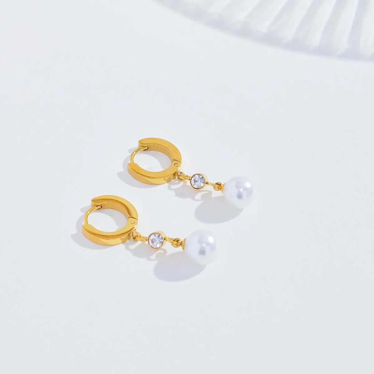 1 Pair Elegant Simple Style Round Plating Inlay Stainless Steel Artificial Pearls Zircon 18k Gold Plated Drop Earrings