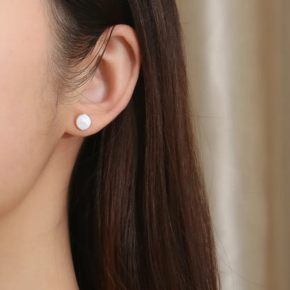 1 Pair Elegant Simple Style Round Plating Inlay Stainless Steel Shell 18k Gold Plated Ear Studs