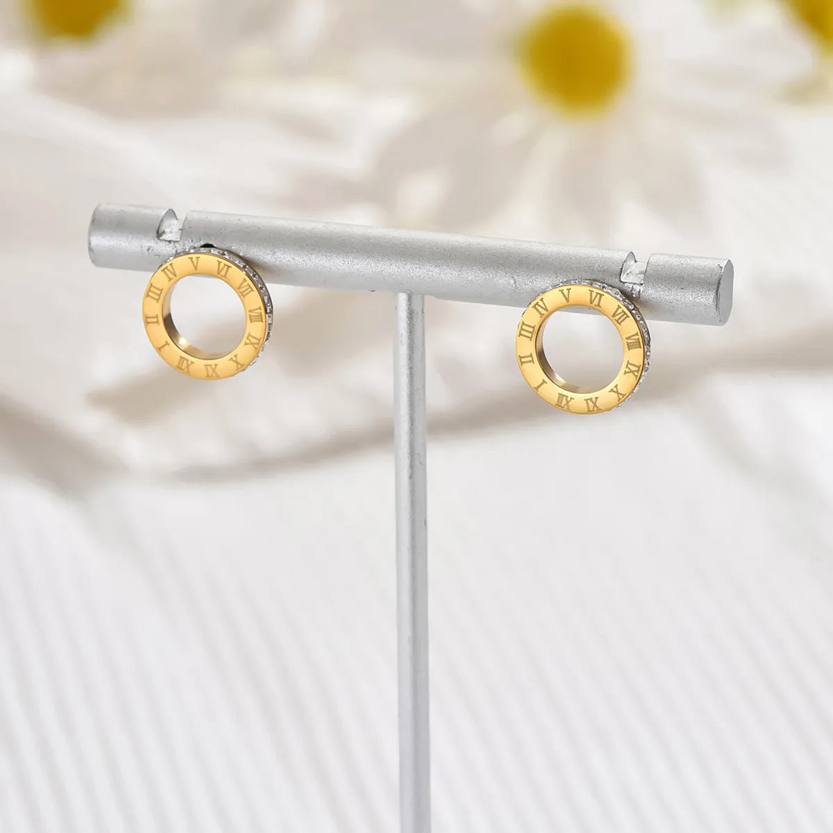 1 Pair Elegant Simple Style Round Roman Numeral Plating Stainless Steel Zircon 14k Gold Plated Ear Studs