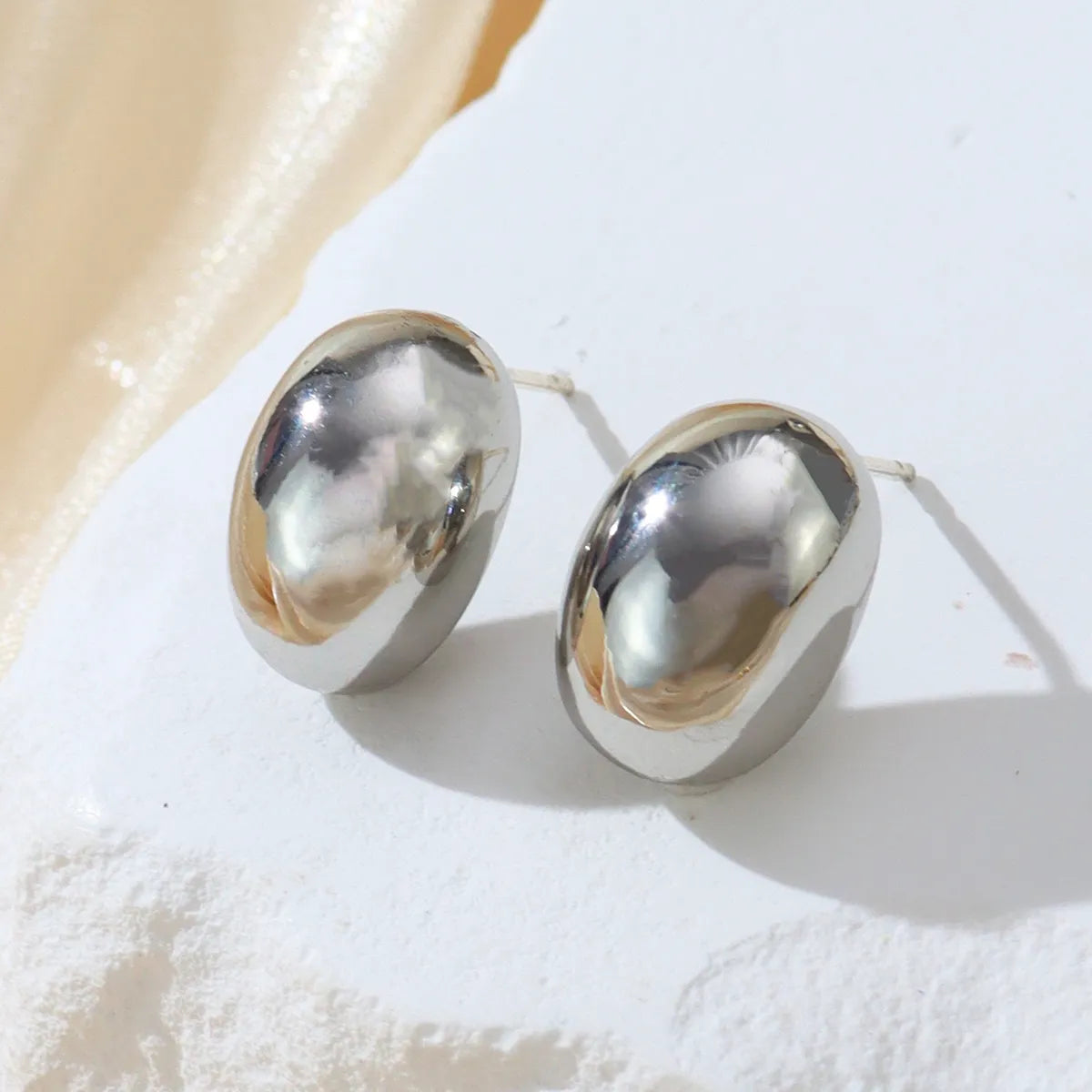 1 Pair Elegant Simple Style Semicircle Plating Alloy 18k Gold Plated White Gold Plated Ear Studs