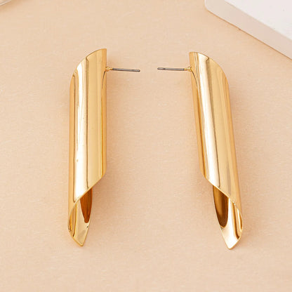 1 Pair Elegant Simple Style Solid Color Iron Ear Studs