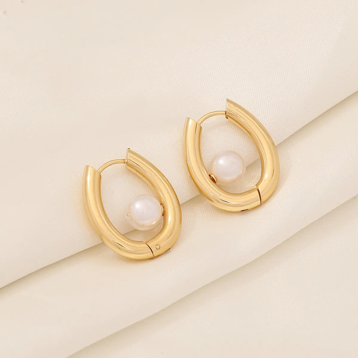 1 Pair Elegant Simple Style Solid Color Plating Inlay 304 Stainless Steel Pearl 18K Gold Plated Earrings