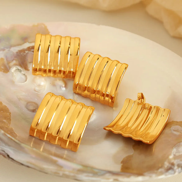 1 Pair Elegant Simple Style Square Titanium Steel Ear Studs