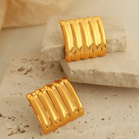 1 Pair Elegant Simple Style Square Titanium Steel Ear Studs