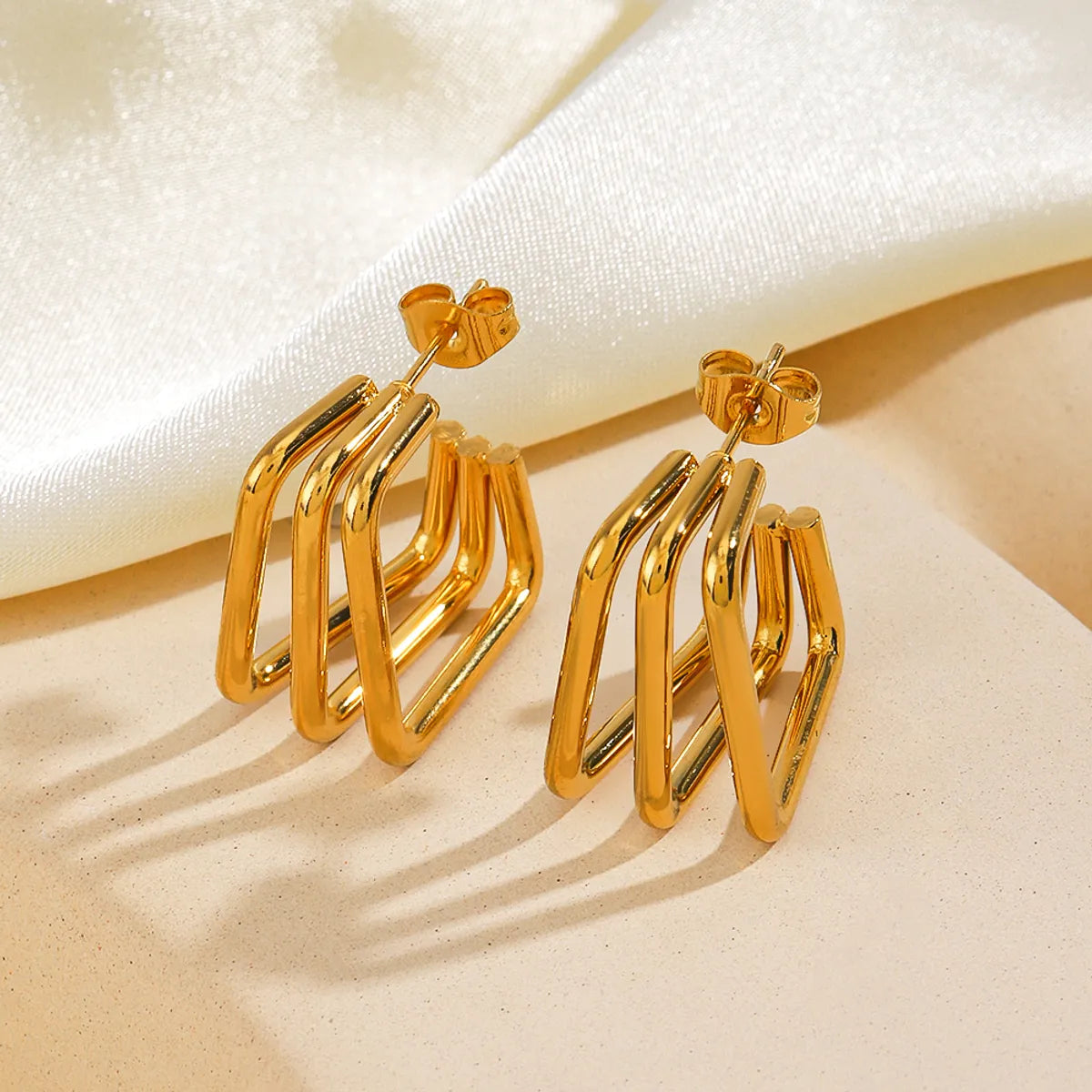 1 Pair Elegant Simple Style Streetwear Lines Plating Stainless Steel 18k Gold Plated Earrings